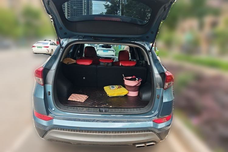 Used Hyundai Tucson 2018 1.6T Dual-Clutch Two-Wheel Drive 15th Anniversary Special Edition Trunk