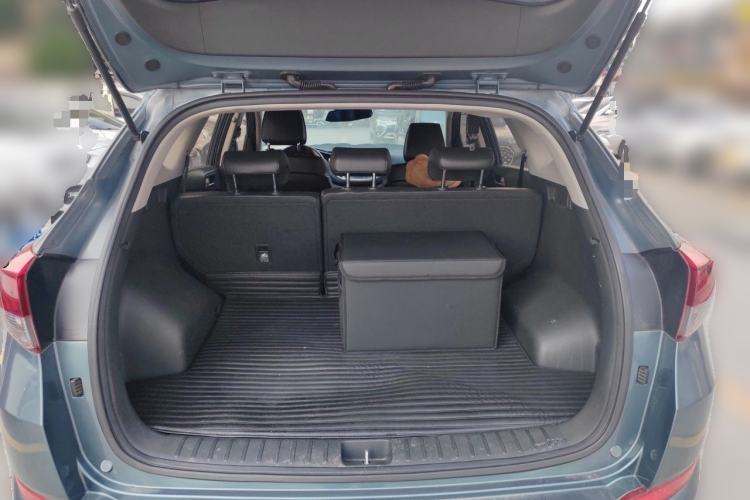 Used Hyundai Tucson 2018 1.6T Dual-Clutch Two-Wheel Drive 15th Anniversary Special Edition Trunk