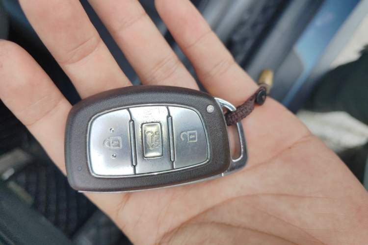 Used Hyundai Tucson 2018 1.6T Dual-Clutch Two-Wheel Drive 15th Anniversary Special Edition Vehicle Key