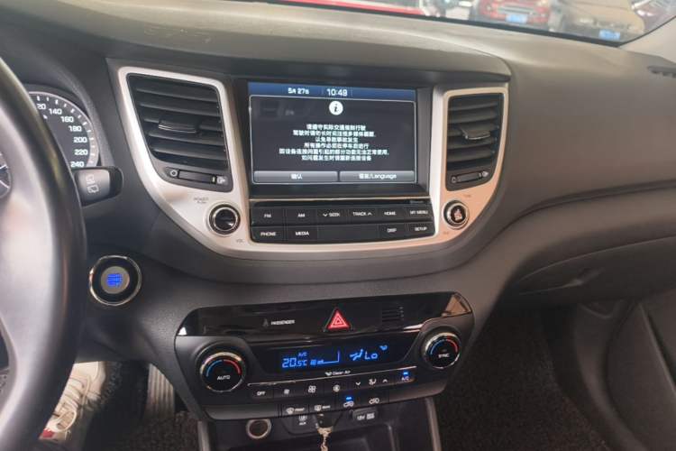 Used Hyundai Tucson 2018 1.6T Dual-Clutch Two-Wheel Drive 15th Anniversary Special Edition Audio And AC Panel