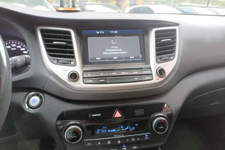 Used Hyundai Tucson 2018 1.6T Dual-Clutch Two-Wheel Drive 15th Anniversary Special Edition Audio And AC Panel