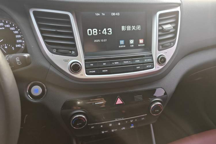 Used Hyundai Tucson 2018 1.6T Dual-Clutch Two-Wheel Drive 15th Anniversary Special Edition Audio And AC Panel