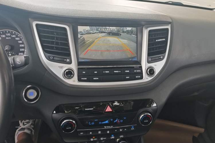 Used Hyundai Tucson 2018 1.6T Dual-Clutch Two-Wheel Drive 15th Anniversary Special Edition Audio And AC Panel