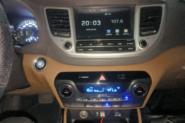 Used Hyundai Tucson 2018 1.6T Dual-Clutch Two-Wheel Drive 15th Anniversary Special Edition Audio And AC Panel