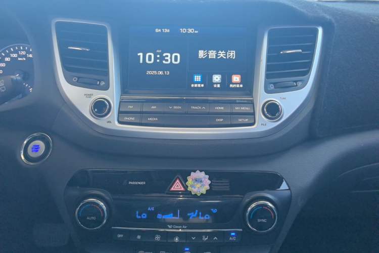 Used Hyundai Tucson 2018 1.6T Dual-Clutch Two-Wheel Drive 15th Anniversary Special Edition Audio And AC Panel