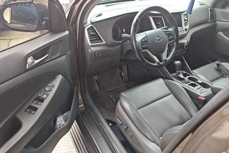 Used Hyundai Tucson 2018 1.6T Dual-Clutch Two-Wheel Drive 15th Anniversary Special Edition Driver Seat