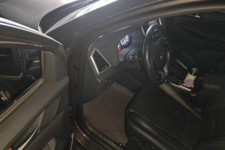 Used Hyundai Tucson 2018 1.6T Dual-Clutch Two-Wheel Drive 15th Anniversary Special Edition Driver Seat