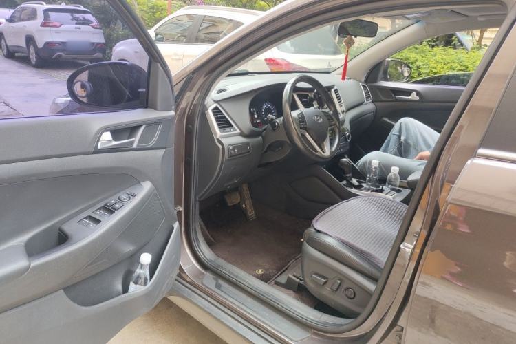 Used Hyundai Tucson 2018 1.6T Dual-Clutch Two-Wheel Drive 15th Anniversary Special Edition Driver Seat