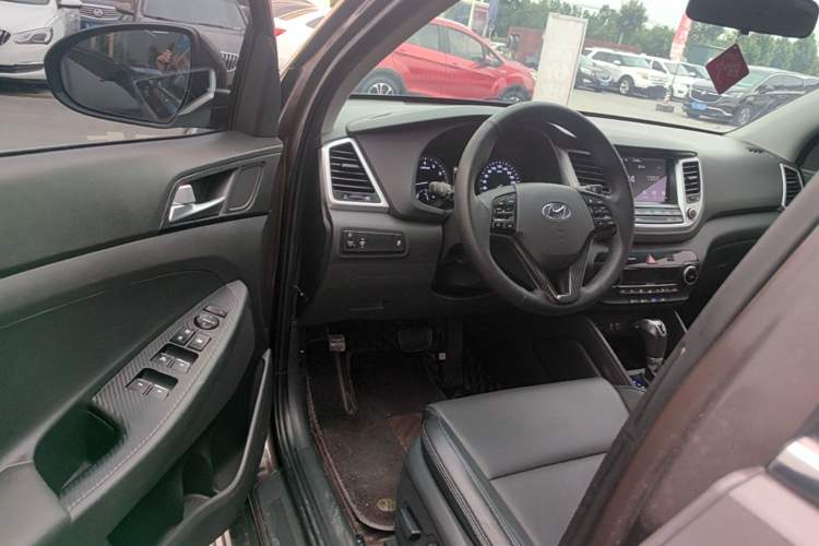 Used Hyundai Tucson 2018 1.6T Dual-Clutch Two-Wheel Drive 15th Anniversary Special Edition Driver Seat