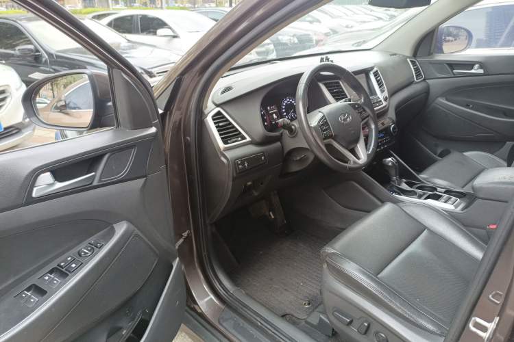 Used Hyundai Tucson 2018 1.6T Dual-Clutch Two-Wheel Drive 15th Anniversary Special Edition Driver Seat