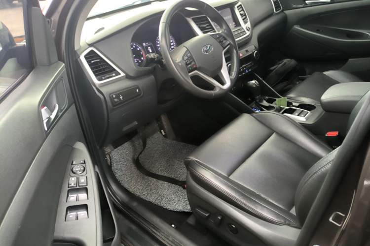 Used Hyundai Tucson 2018 1.6T Dual-Clutch Two-Wheel Drive 15th Anniversary Special Edition Driver Seat