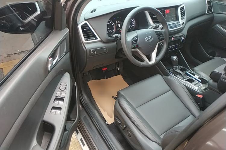 Used Hyundai Tucson 2018 1.6T Dual-Clutch Two-Wheel Drive 15th Anniversary Special Edition Driver Seat