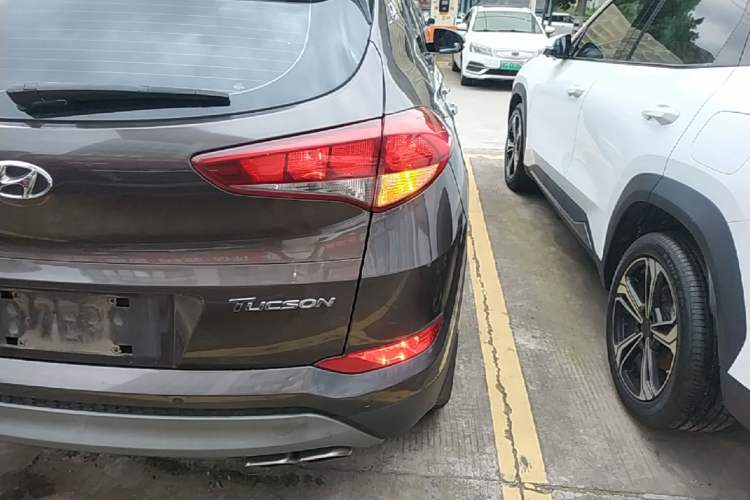 Used Hyundai Tucson 2018 1.6T Dual-Clutch Two-Wheel Drive 15th Anniversary Special Edition Exterior 3