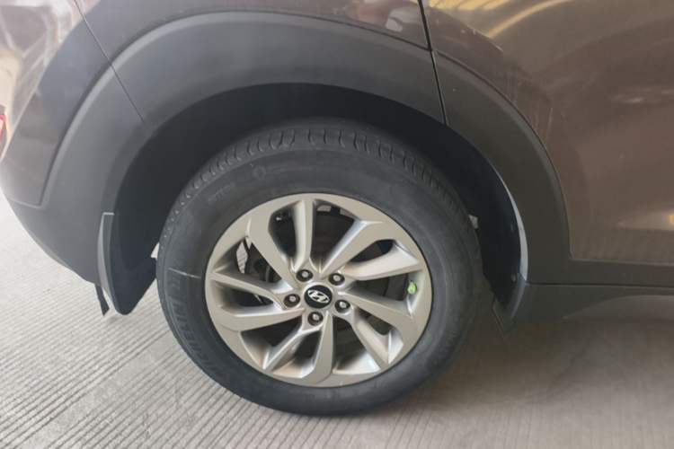 Used Hyundai Tucson 2018 1.6T Dual-Clutch Two-Wheel Drive 15th Anniversary Special Edition Exterior 5