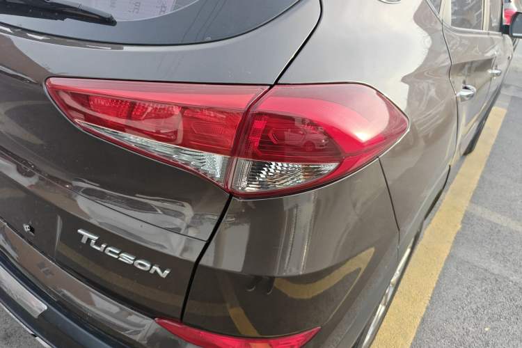 Used Hyundai Tucson 2018 1.6T Dual-Clutch Two-Wheel Drive 15th Anniversary Special Edition Exterior 6