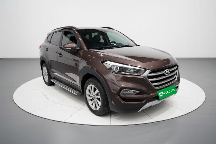 Used Hyundai Tucson 2018 1.6T Dual-Clutch Two-Wheel Drive 15th Anniversary Special Edition Front Right 45 Deg