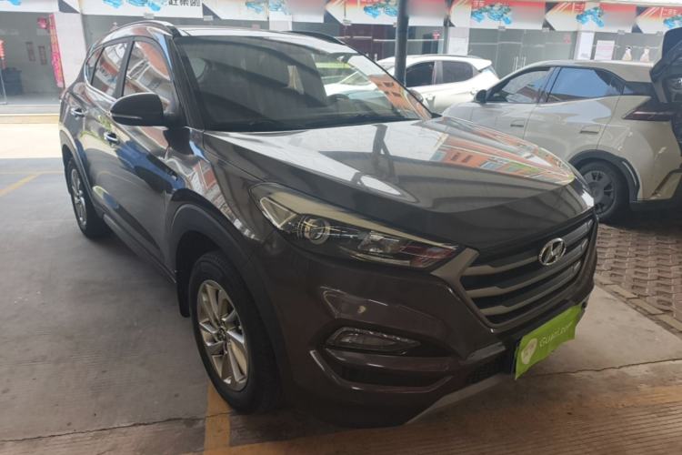 Used Hyundai Tucson 2018 1.6T Dual-Clutch Two-Wheel Drive 15th Anniversary Special Edition Front Right 45 Deg