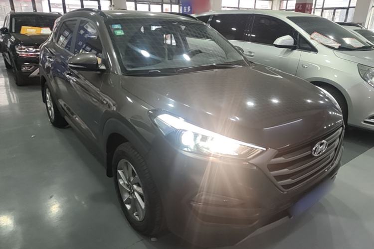 Used Hyundai Tucson 2018 1.6T Dual-Clutch Two-Wheel Drive 15th Anniversary Special Edition Front Right 45 Deg