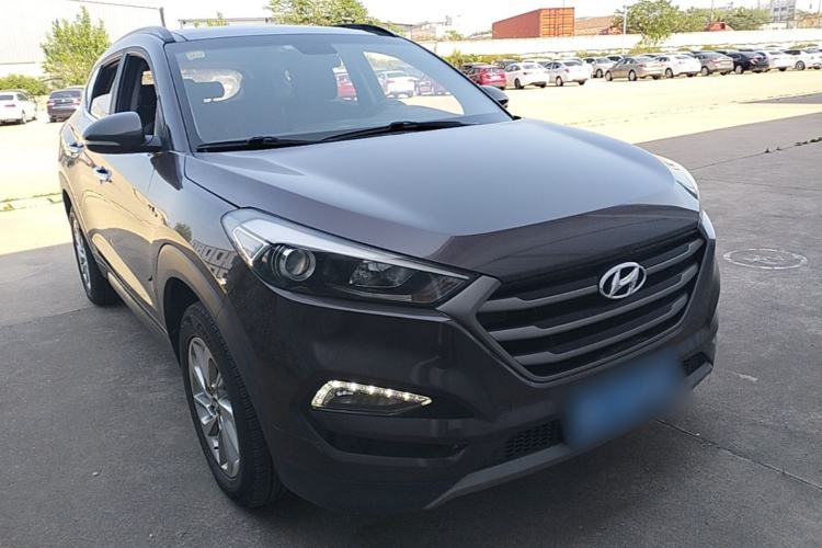 Used Hyundai Tucson 2018 1.6T Dual-Clutch Two-Wheel Drive 15th Anniversary Special Edition Front Right 45 Deg