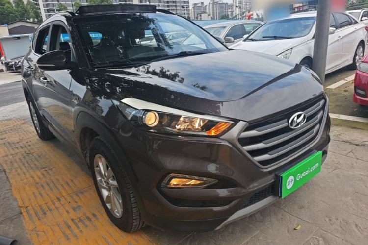 Used Hyundai Tucson 2018 1.6T Dual-Clutch Two-Wheel Drive 15th Anniversary Special Edition Front Right 45 Deg