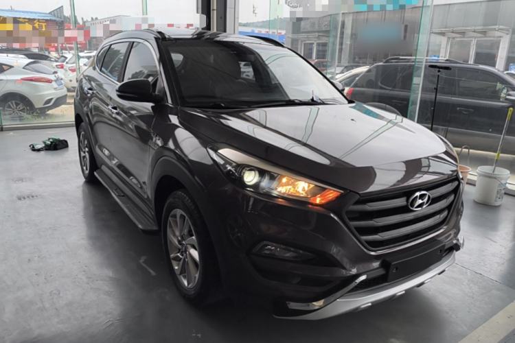 Used Hyundai Tucson 2018 1.6T Dual-Clutch Two-Wheel Drive 15th Anniversary Special Edition Front Right 45 Deg