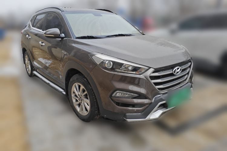 Used Hyundai Tucson 2018 1.6T Dual-Clutch Two-Wheel Drive 15th Anniversary Special Edition Front Right 45 Deg