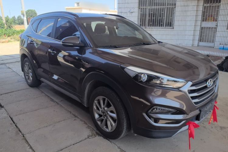 Used Hyundai Tucson 2018 1.6T Dual-Clutch Two-Wheel Drive 15th Anniversary Special Edition Front Right 45 Deg