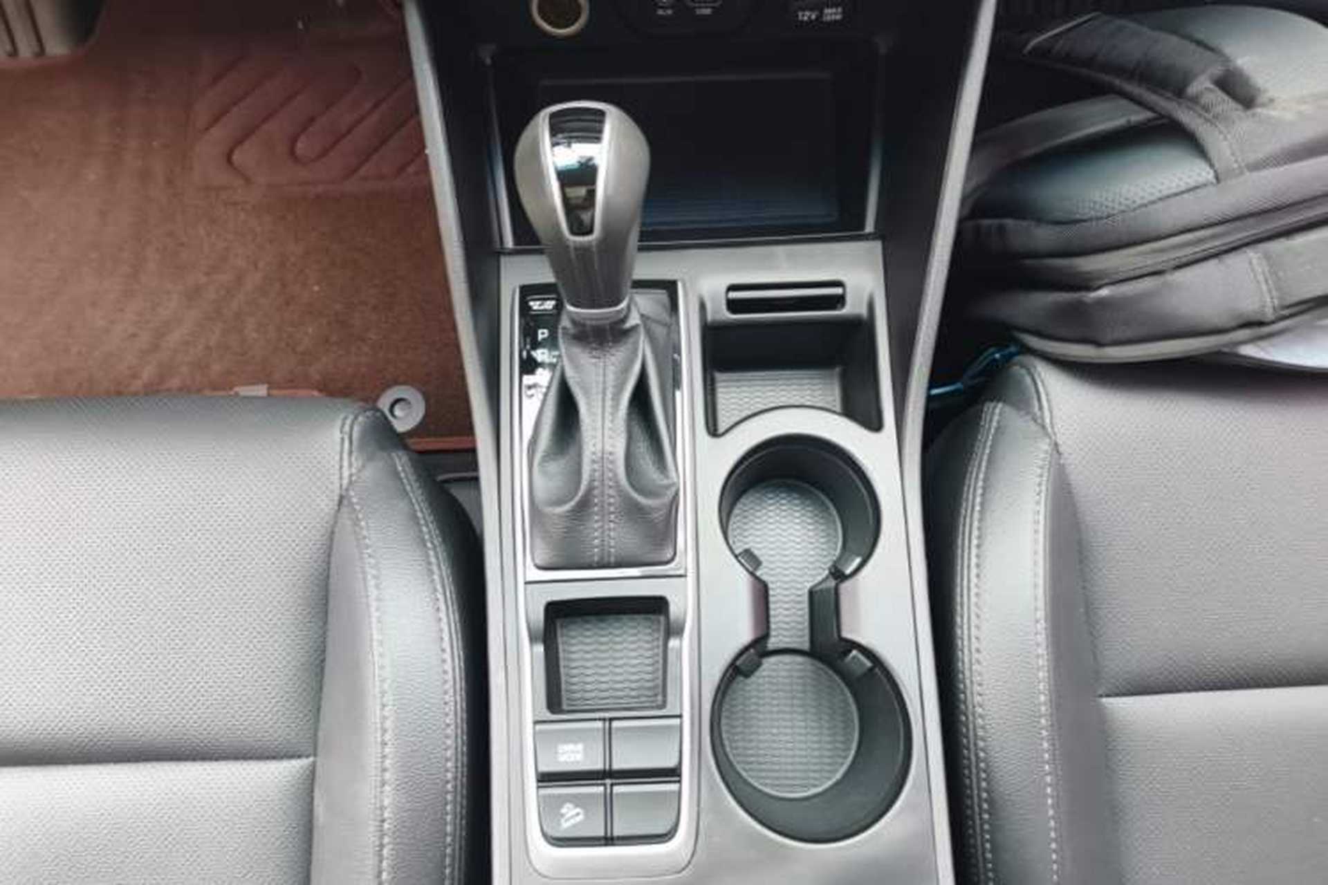 Used Hyundai Tucson 2018 1.6T Dual-Clutch Two-Wheel Drive 15th Anniversary Special Edition Gear Lever