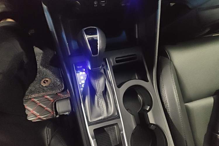 Used Hyundai Tucson 2018 1.6T Dual-Clutch Two-Wheel Drive 15th Anniversary Special Edition Gear Lever