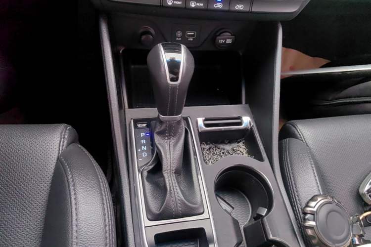 Used Hyundai Tucson 2018 1.6T Dual-Clutch Two-Wheel Drive 15th Anniversary Special Edition Gear Lever