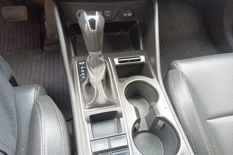 Used Hyundai Tucson 2018 1.6T Dual-Clutch Two-Wheel Drive 15th Anniversary Special Edition Gear Lever