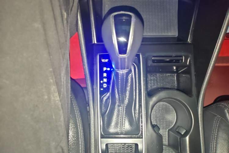 Used Hyundai Tucson 2018 1.6T Dual-Clutch Two-Wheel Drive 15th Anniversary Special Edition Gear Lever