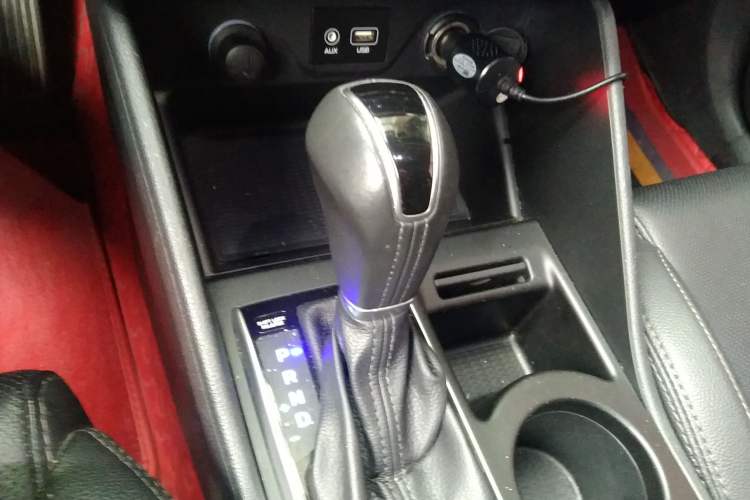 Used Hyundai Tucson 2018 1.6T Dual-Clutch Two-Wheel Drive 15th Anniversary Special Edition Gear Lever