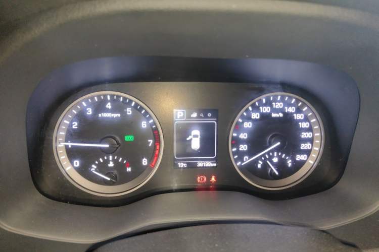 Used Hyundai Tucson 2018 1.6T Dual-Clutch Two-Wheel Drive 15th Anniversary Special Edition Instrument Cluster