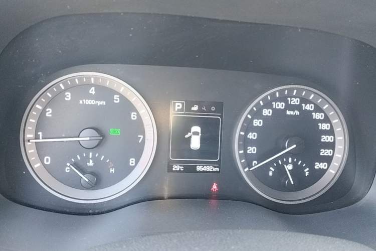 Used Hyundai Tucson 2018 1.6T Dual-Clutch Two-Wheel Drive 15th Anniversary Special Edition Instrument Cluster