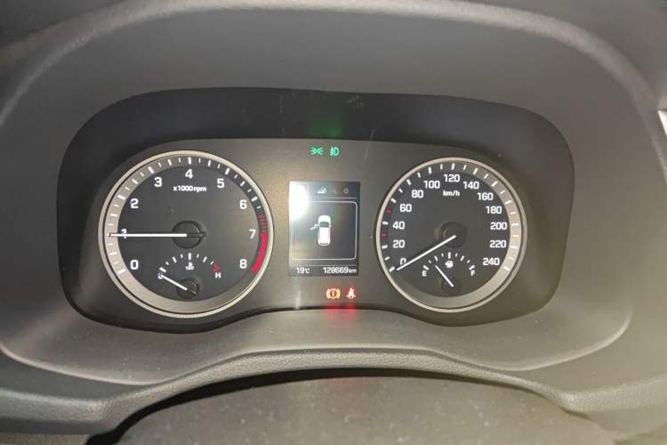 Used Hyundai Tucson 2018 1.6T Dual-Clutch Two-Wheel Drive 15th Anniversary Special Edition Instrument Cluster