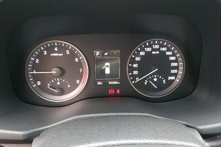 Used Hyundai Tucson 2018 1.6T Dual-Clutch Two-Wheel Drive 15th Anniversary Special Edition Instrument Cluster