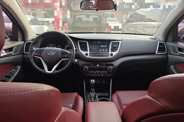 Used Hyundai Tucson 2018 1.6T Dual-Clutch Two-Wheel Drive 15th Anniversary Special Edition Interior 2