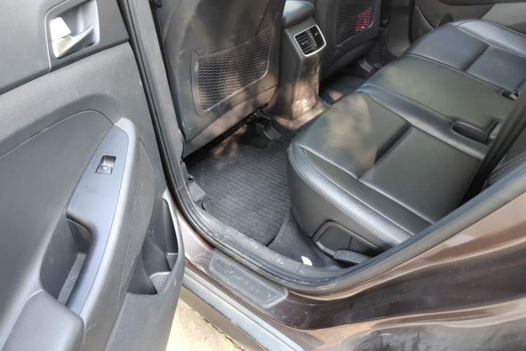 Used Hyundai Tucson 2018 1.6T Dual-Clutch Two-Wheel Drive 15th Anniversary Special Edition Interior 4