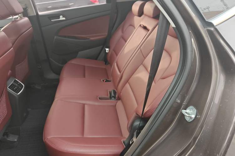 Used Hyundai Tucson 2018 1.6T Dual-Clutch Two-Wheel Drive 15th Anniversary Special Edition Interior 4
