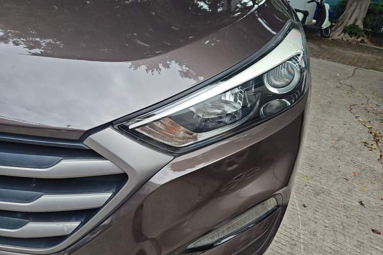 Used Hyundai Tucson 2018 1.6T Dual-Clutch Two-Wheel Drive 15th Anniversary Special Edition Left Front Headlight