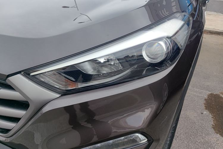 Used Hyundai Tucson 2018 1.6T Dual-Clutch Two-Wheel Drive 15th Anniversary Special Edition Left Front Headlight