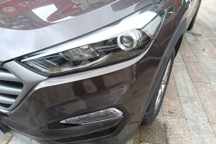 Used Hyundai Tucson 2018 1.6T Dual-Clutch Two-Wheel Drive 15th Anniversary Special Edition Left Front Headlight