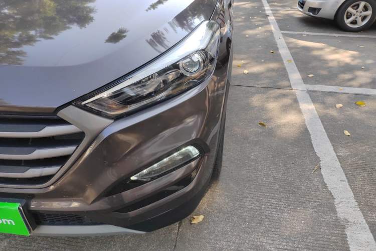 Used Hyundai Tucson 2018 1.6T Dual-Clutch Two-Wheel Drive 15th Anniversary Special Edition Left Front Headlight