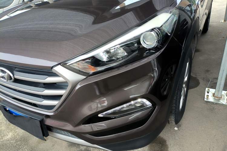 Used Hyundai Tucson 2018 1.6T Dual-Clutch Two-Wheel Drive 15th Anniversary Special Edition Left Front Headlight