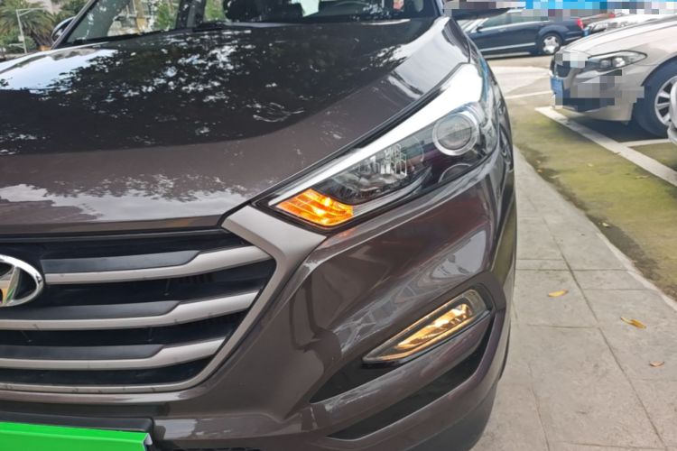 Used Hyundai Tucson 2018 1.6T Dual-Clutch Two-Wheel Drive 15th Anniversary Special Edition Left Front Headlight