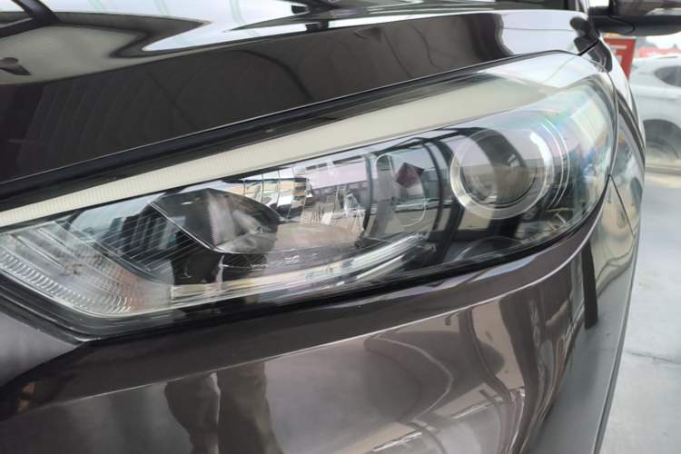 Used Hyundai Tucson 2018 1.6T Dual-Clutch Two-Wheel Drive 15th Anniversary Special Edition Left Front Headlight