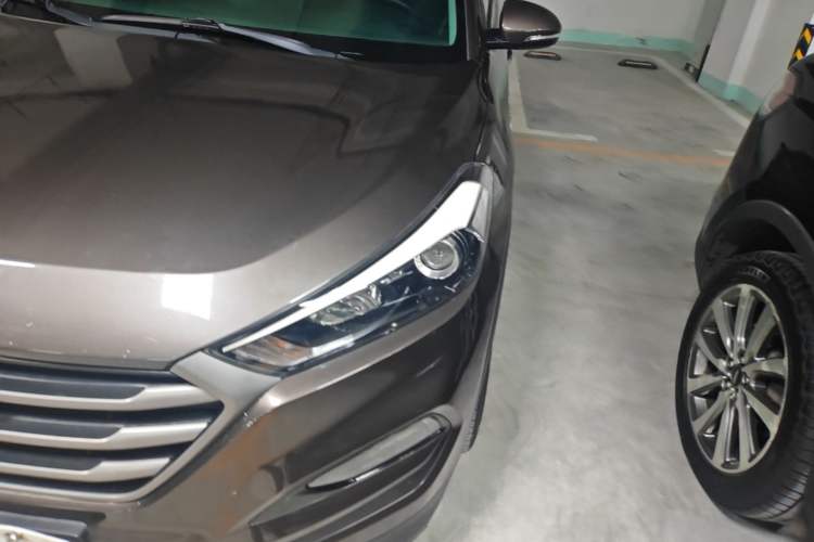 Used Hyundai Tucson 2018 1.6T Dual-Clutch Two-Wheel Drive 15th Anniversary Special Edition Left Front Headlight