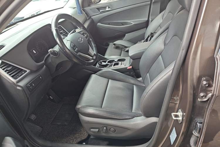 Used Hyundai Tucson 2018 1.6T Dual-Clutch Two-Wheel Drive 15th Anniversary Special Edition Left Front Seat