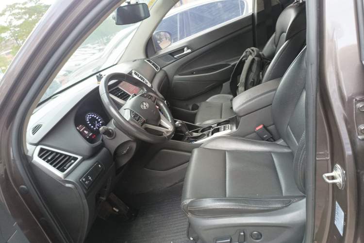 Used Hyundai Tucson 2018 1.6T Dual-Clutch Two-Wheel Drive 15th Anniversary Special Edition Left Front Seat